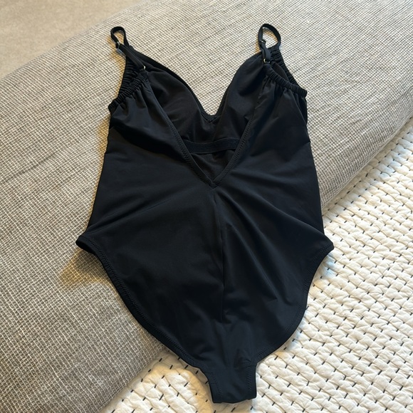 Women’s swimsuit, size large - Picture 3 of 3